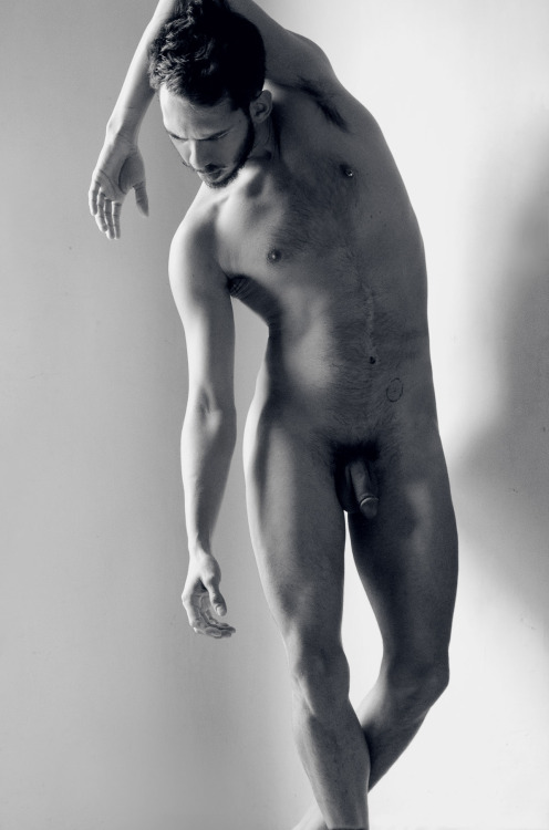 icarelevy:  Selfportrait. 
