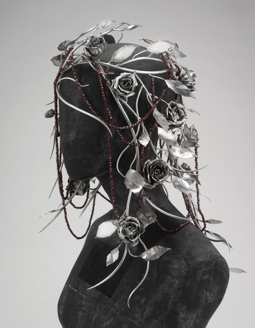 beardbriarandrose:Shaun Leane, Silver “Joan” Headdress, silver, garnets