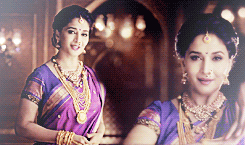 chippedcupofchai:Madhuri Dixit endorsing Gadgil Jewelers
