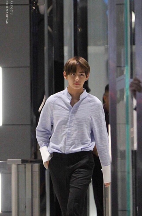 idolq: Kim Taehyung
