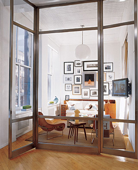 {Glass Act. Love the dark-mullions on these glass dividers - whether they’re windows or doors 