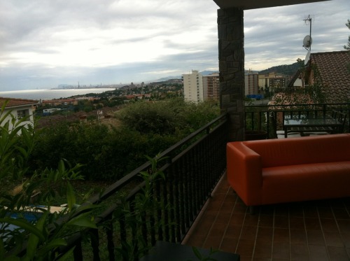 samanthabentley:  Rainy grey day in Barcelona! Just finished shooting for www.cumlouder.com heading 