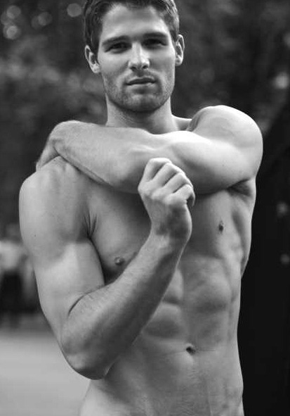 tiosquequitanelhipo:  Jeff Tomsik