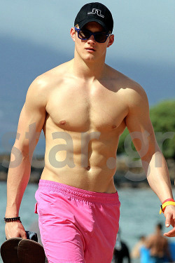 celebritymeat:  Alexander Ludwig. Follow me on twitter @CelebrityMeat