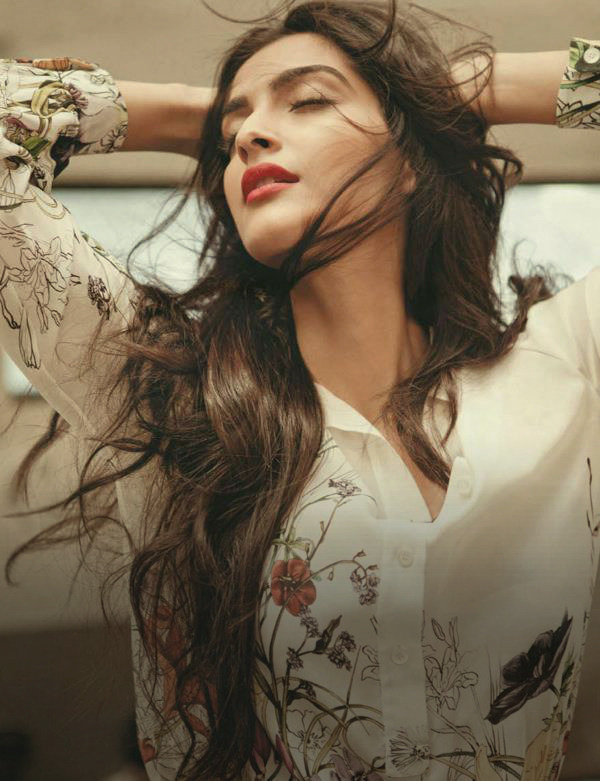 ... SAPPHISTICATED, SHE SOARS WITH POETIC WINDS