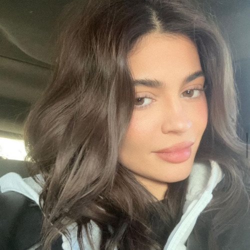 Request: Kylie Jenner Icons (like Or Reblog)