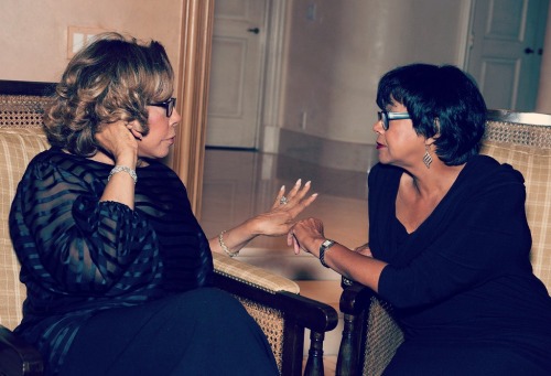  Diahann Carroll with Angela Bassett, Beverly Johnson, Cheryl Boone Isaacs and Lynn Whitfield attend the House of Flowers dinner honoring women of color blazing trails in the entertainment industry. 