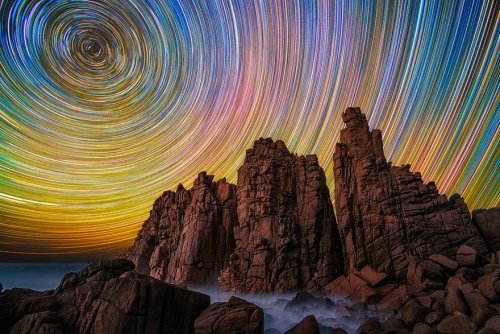 theartivistic:   Long exposure of star trails in the night sky above the Australian outback by Australian Photographer Lincoln Harrison  