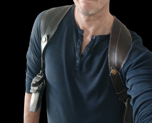 Budget Halloween Cosplay 2 : Nathan Drake