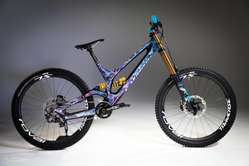 aces5050: (via Ken Block’s Custom Demo 8 - Pinkbike)