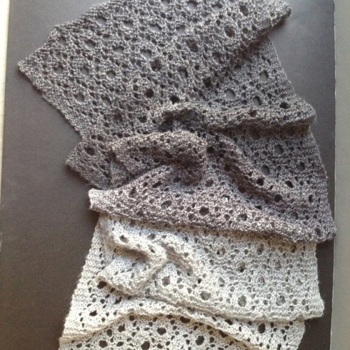 cakane463: Reversible Circles of lace. A beautiful gray #gradient #Scarf #CindysFinds #Yarny #Knitti
