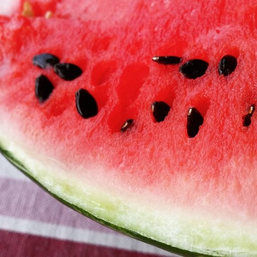 5 Luglio 2018 #watermelon#fruits #refresh #red and #black #sweet #fresh #summer #delicious #instam