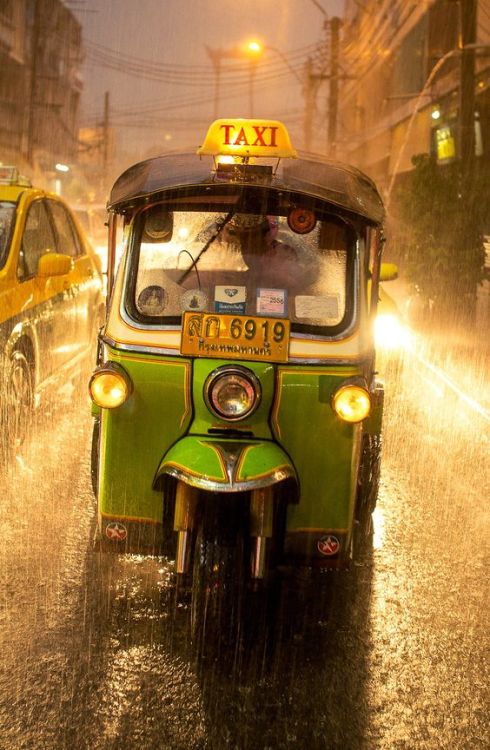 ollebosse:   Tuk tuk by Sergey Kozhevnikov on 500px - On a rainy day in Bangkok, Thailand