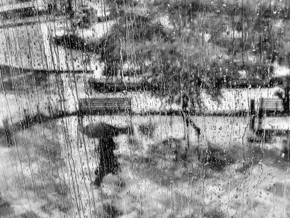 luzfosca:  Rui Palha Just a rainy day… outside, Cova da Piedade, Portugal, 2012