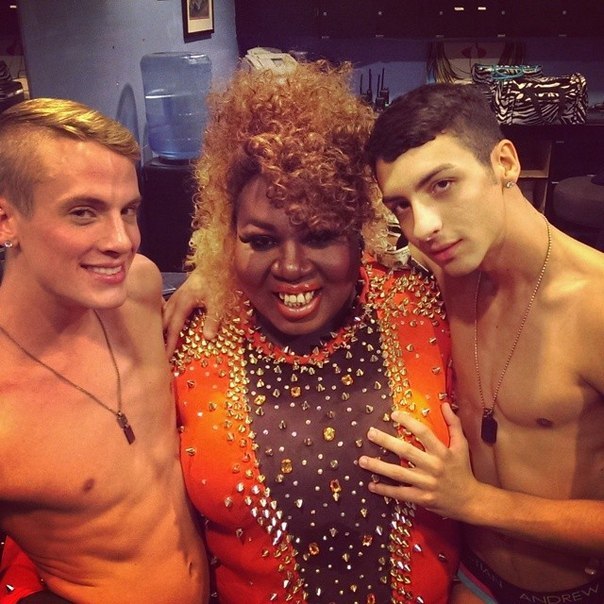 ellentunner:  Helix studio on the Gay Pride!!Fun wth a big mommy ^^