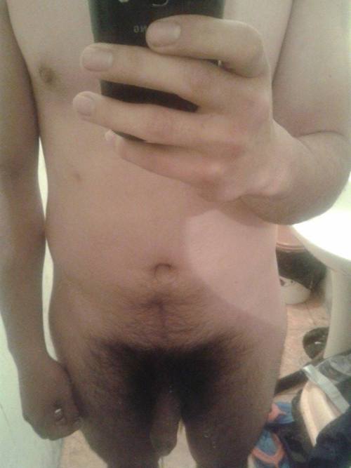 vergasmilitares: Del colegio militar. I like to suck dick, feet, balls and underarms of men. like sm