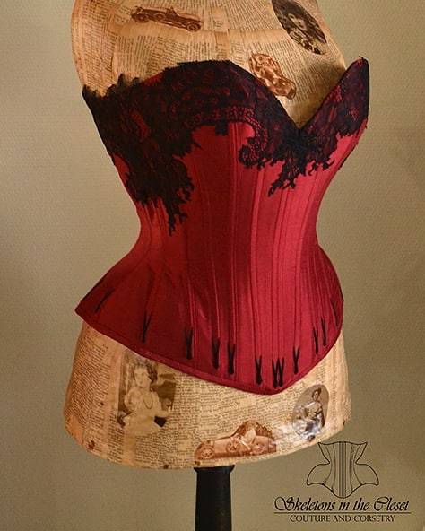 skeletonsintheclosetcostumes: Gothic Valentine <3 #corsetry #couture #corsetmaker #dutchmade #dut