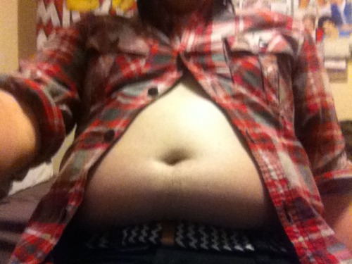 munchlaxgainer:  I wore this shirt out less than a month ago. Now I can barely button it up! The right encouragement and I’ll be busting out of it 