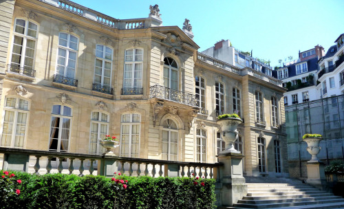 Jean Courtonne. Hôtel de Matignon. 1722-1724. Paris, France.