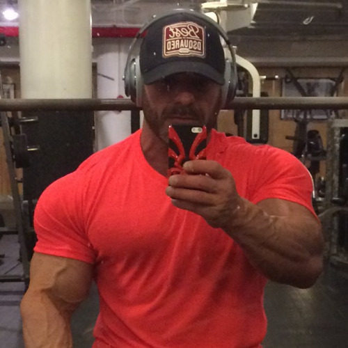 slut4muscles:  bbfan:  awesomestefangermany: myfavoritemusclemen:   Mike Yablon - 2 http://myfavoritemusclemen.tumblr.com/post/140928761303/mike-yablon-1   Wow!   Awesome Collection of Mike….  Dilf