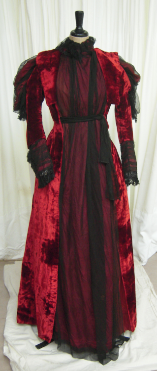 Velvet and Net Tea Gown, ca. 1891-93David Kemp &amp; Son, Glasgowvia Kelvingrove Museum&hellip;and y