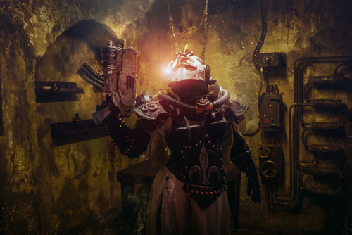 deviantart:This Warhammer40k cosplay would strike fear in the heart of any foe!“Sister of Battle Cos