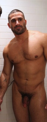 hard-sweaty-hairy:  omfg 