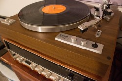membercommittee:  Yamaha Yp-B4 on top a Sansui
