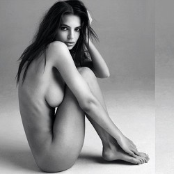 marsiscoming30:  “Nudity is not porn. An exposed body is not for your pleasure. Learn to respect that.” The beautiful @emrata  #beautiful #body #model #emilyratajkowski