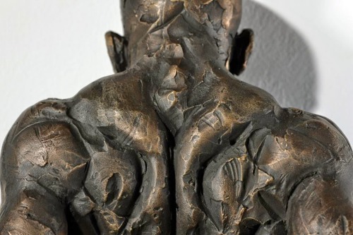 littlelimpstiff14u2:   The Fantastic Emerging and Disappearing Sculpture of Matteo Pugliese  These are the works of Milan born Matteo Pugliese. The self-taught sculptor has been experimenting and  working in his chosen craft since his teens. The style