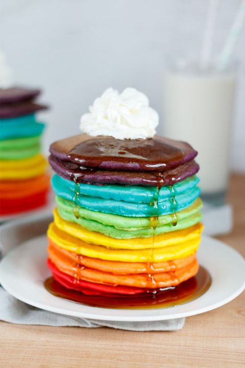 daily-deliciousness:Rainbow pancakes