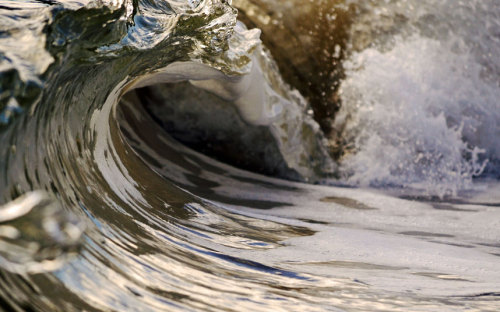 awkwardsituationist:deb morris specialists in photographing tiny waves - three to thirty centimeters