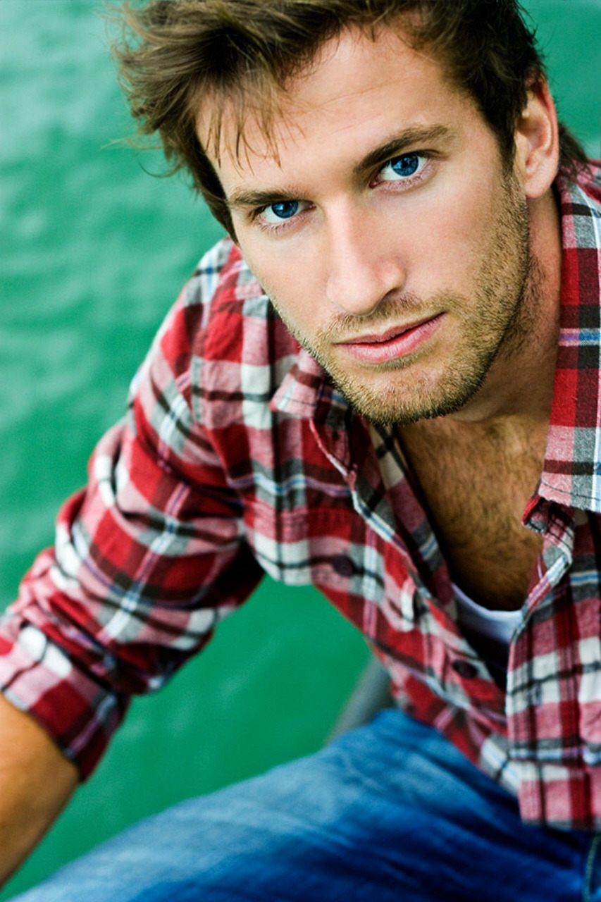beautifulsexymens:  David Heucke thank you men… over 6,500 followers &amp;