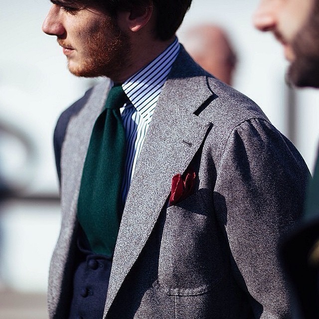 gentlemenwear:  Looking sloppy to the unknowing eye, skilled tailors add that handmade