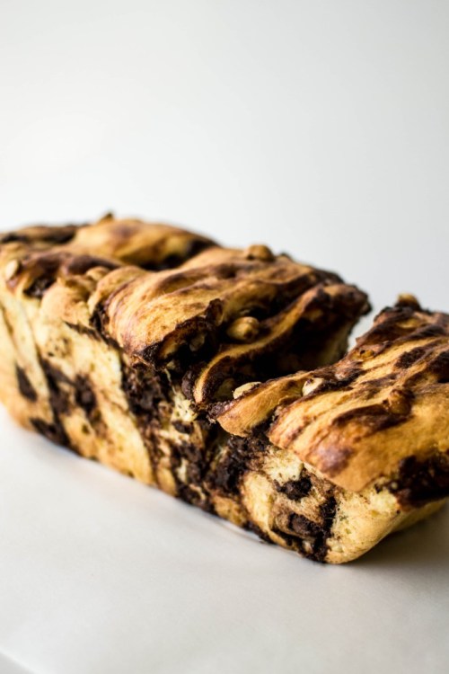 foodffs:  Chocolate and Hazelnut Pull-Apart Brioche  Really nice recipes. Every hour.     