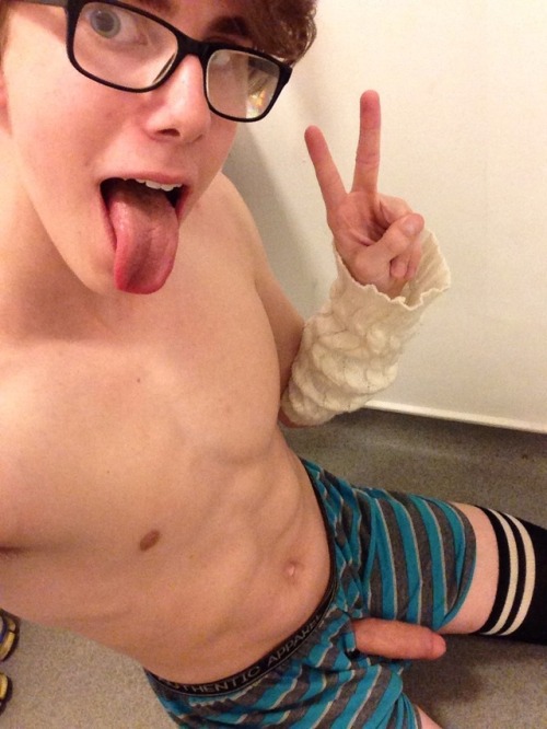 ahegaoboi: Few quick work selfies