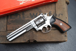 gunsgear:  Ruger GP100 by Boromir66