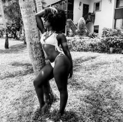 everydayphotos77:  Amara La Negra