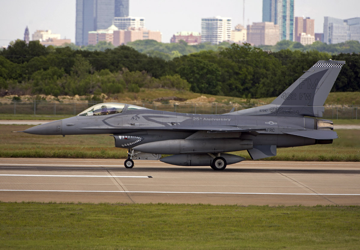 rocketumbl:  F-16 Unique Paint 