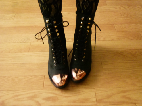 gold toe boots