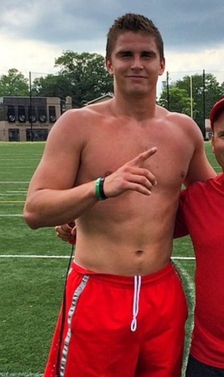 272gold:Sam Hubbard, before and now. From 225lbs to 266lbs