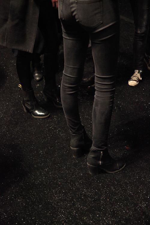 BLACK CLOTHES