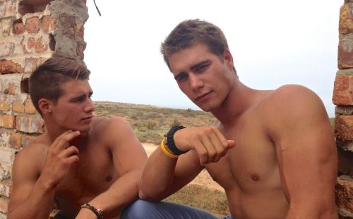 southafricangayboy:  the things i want to do to these two right now…