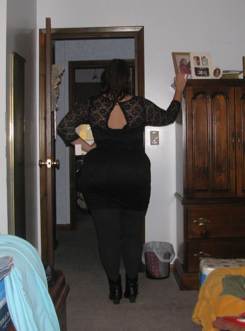 ok so here is the black dress! wow how sexy oh goshthe leggings i&rsquo;m wearing here don&rsquo;t g