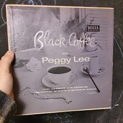 vinyldiver:  Scored a nice lot of near mint 10” #vinyl this weekend. Man, this Peggy Lee is smokin’ #nowspinning #swing #jazz