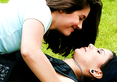 FAVORITE DEGRASSI SHIPS (as voted by our followers) (19). GRACE CARDINAL AND ZOE RIVAS Sometimes you