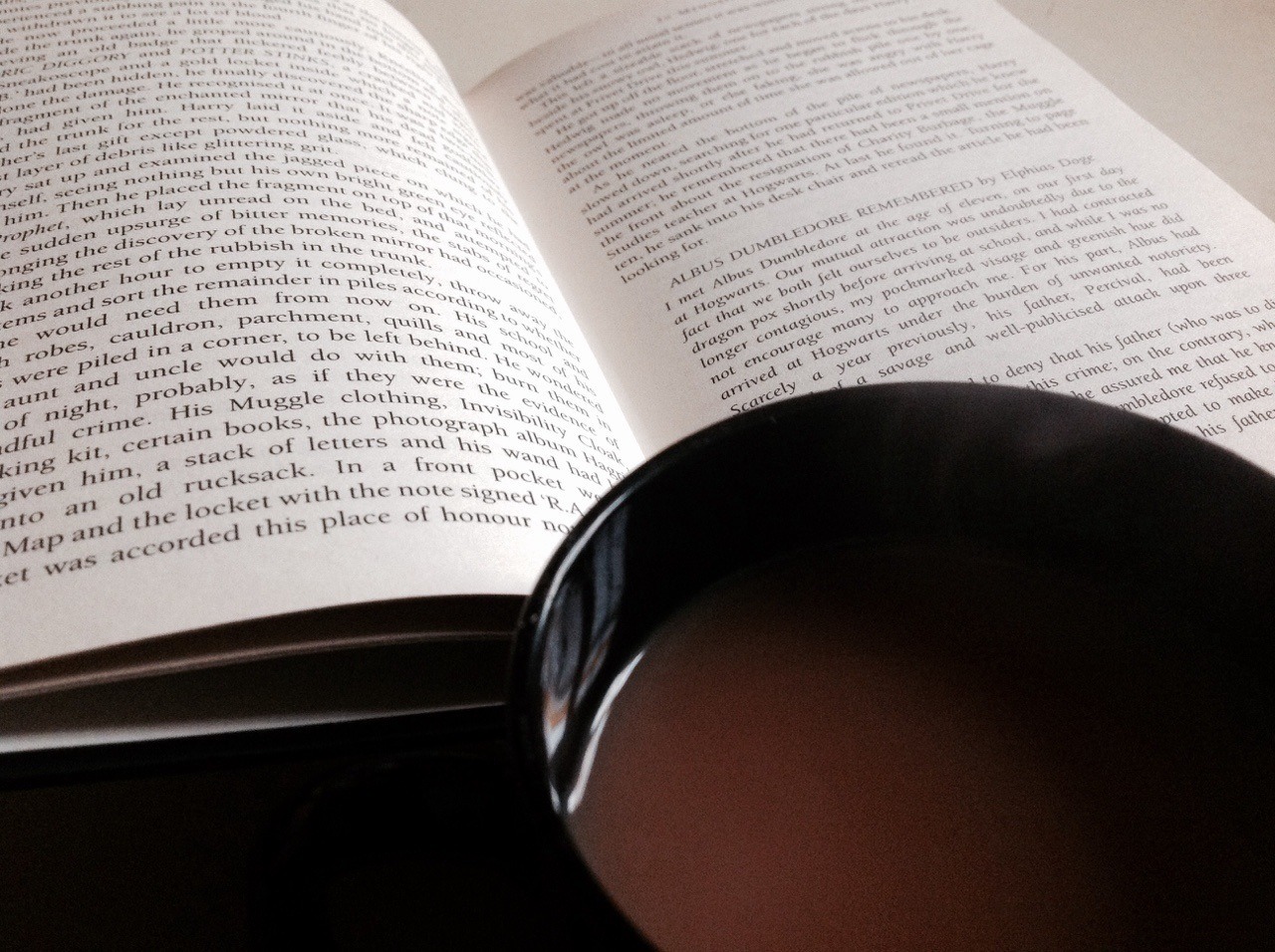 introvertedbookworm24:  Tea and Harry Potter :) 