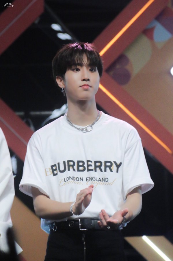 © Just HAN ️ [1, 2] please do not edit or crop... : Stray Kids Update