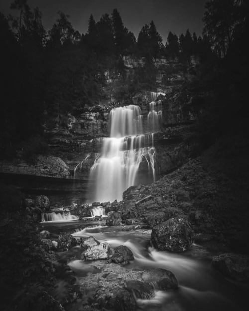 Waterfall.. #andreadani #b&amp;w #blackandwhite #b&amp;wmood #landscape #waterfall #trentinoaltoadi