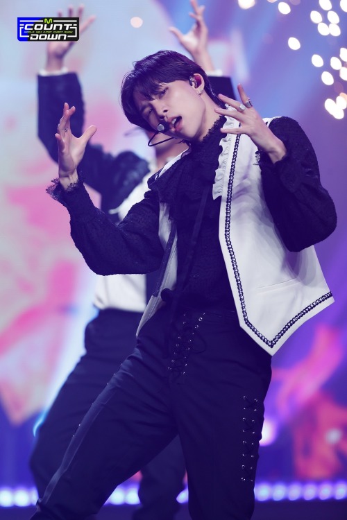 Johnny Suh EVERYONE